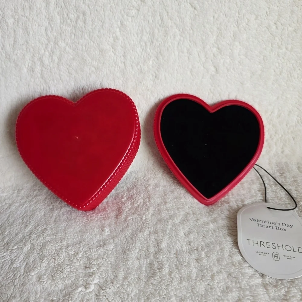 NWT Threshold Beaded Heart Valentine's Decorative Box Home decor, jewelry holder